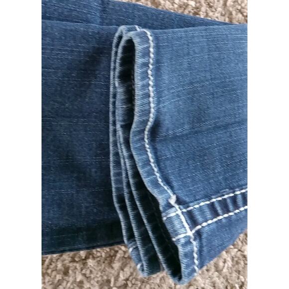 True Religion Blue Jeans RN#112790 CA # 30427 Women's Size 24 28x33 USA 🇺🇸 - Picture 8 of 8